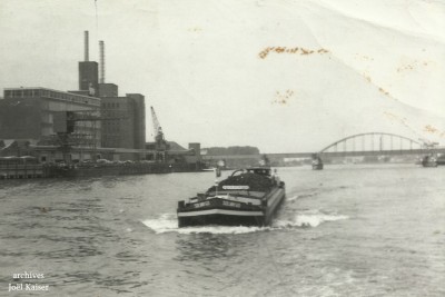 SOLVAY 60 - remorqué en rivière.jpg (87.17 Kio) Vu 3589 fois SOLVAY 60 - remorqué en rivière.jpg