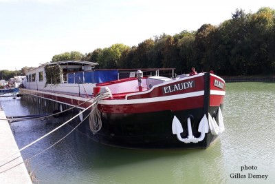 ELAUDY ex SOLVAY 101 à Mareuil-sur-Aÿ - octobre 2018.jpg (149.09 Kio) Vu 1795 fois ELAUDY ex SOLVAY 101 à Mareuil-sur-Aÿ - octobre 2018.jpg