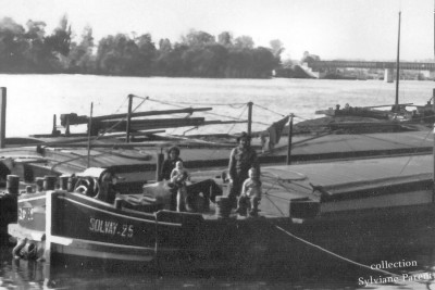 SLV 25 -  sur la Seine fin 1949.jpg