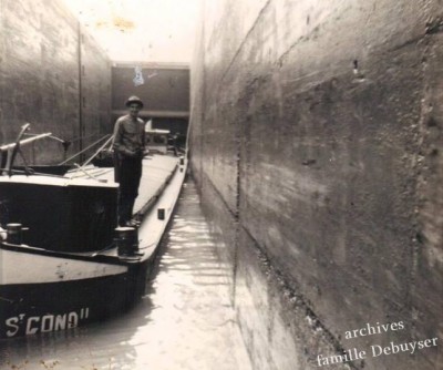 St-GOND II dans une écluse.jpg (78.09 Kio) Vu 1448 fois St-GOND II dans une écluse.jpg