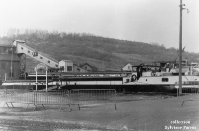 SLV 124 Porte ouverte.jpg (109.48 Kio) Vu 1870 fois SLV 124 Porte ouverte.jpg