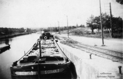 SR23 St GOBAIN 3  chargé à La Madeleine 1955.jpg