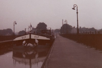 ELF pont canal de Briare.jpg