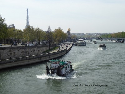 Marsouin pt de la Concorde2 - Copie.JPG (173.48 Kio) Vu 3836 fois Marsouin pt de la Concorde2 - Copie.JPG