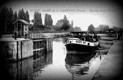 Remorqueur Guêpe 57 (P 11 078)(1)(29,30m x 5,94m)(600cv diésel) (1931 Grand Quevilly).jpg (159.95 Kio) Vu 1853 fois Remorqueur Guêpe 57 (P 11 078)(1)(29,30m x 5,94m)(600cv diésel) (1931 Grand Quevilly).jpg