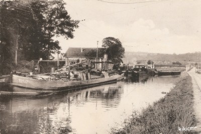 Demange-aux-Eaux (Meuse) - Magasins et ateliers du toueur (1) red.jpg