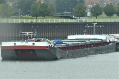 elly-1.jpg (64.71 Kio) Vu 1504 fois elly-1.jpg