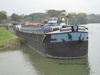 Lauriane barge du Divette St Mammès - Copie.JPG