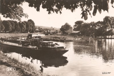 Saint-Mihiel (Meuse) - La piscine (1).jpg