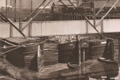 Harnes (P.-de-C.) - Le canal et les usines (2) (red).jpg (154.13 Kio) Vu 3515 fois Harnes (P.-de-C.) - Le canal et les usines (2) (red).jpg