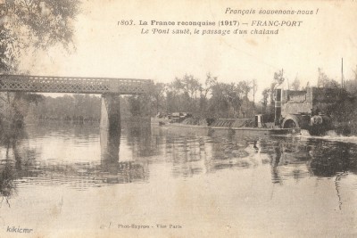 Franc-Port - Le pont sauté, passage d'un chaland (1) (red).jpg (179.74 Kio) Vu 4680 fois Franc-Port - Le pont sauté, passage d'un chaland (1) (red).jpg