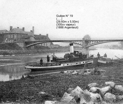 Remorqueur Guêpe 19 (.....)(1)(29,60m x 5,50m)(300cv vapeur).jpg (129.27 Kio) Vu 1636 fois Remorqueur Guêpe 19 (.....)(1)(29,60m x 5,50m)(300cv vapeur).jpg
