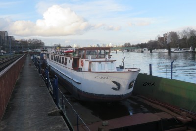 acajou-av-dock.JPG