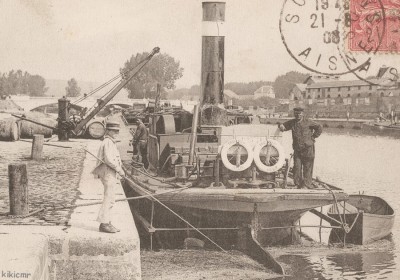 PAQUEBOT 3 P2372F - Soissons - Le Port (2) (red).jpg
