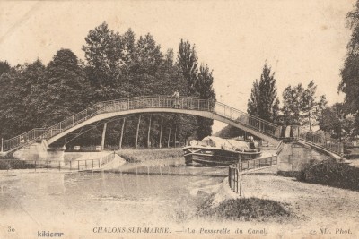 PAQUEBOT 4 - Châlons-sur-Marne - La passerelle du canal (1) (red).jpg