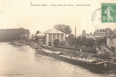 PAQUEBOT 7 - Vic-sur-Aisne - Rive droite de l'Aisne - Halle aux blés (1) (red).jpg (169.38 Kio) Vu 2088 fois PAQUEBOT 7 - Vic-sur-Aisne - Rive droite de l'Aisne - Halle aux blés (1) (red).jpg