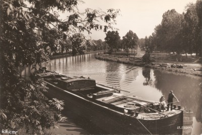 Charmes (Vosges) - Vue sur le canal de l'Est (1) (red).jpg