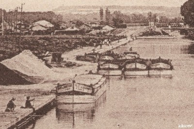 Bondy (Seine) - Le canal - Vue prise du nouveau pont (3) (red).jpg