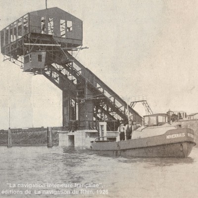 NIVERNAIS à Strasbourg - in La Navigation intérieure française.jpg