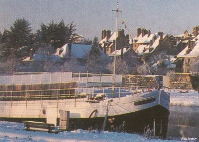 Dôle sous la neige - Les bords du canal (red).jpg