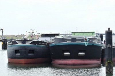 Philipskercke-II-4-19-07-2019-Wemeldinge (2).JPG (161.62 Kio) Vu 1553 fois Philipskercke-II-4-19-07-2019-Wemeldinge (2).JPG