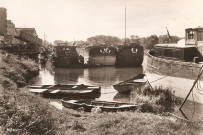 Bray-sur-Seine - Péniches en chargement (1) (red).jpg (460.92 Kio) Vu 4756 fois Bray-sur-Seine - Péniches en chargement (1) (red).jpg