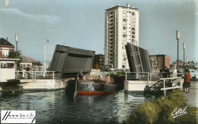 Roubaix - CPSM colorisée pon-levis (1).jpg (490.25 Kio) Vu 1219 fois Roubaix - CPSM colorisée pon-levis (1).jpg