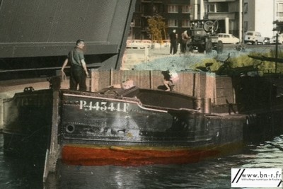 Roubaix - CPSM colorisée pon-levis (2).jpg (199.67 Kio) Vu 1224 fois Roubaix - CPSM colorisée pon-levis (2).jpg