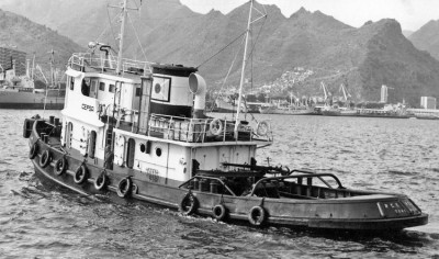 CE PSA ex ST 503 Chantier Houston USA 1944.Acquis par la société CEPSA en 1948 -Dimensions 26 m. x 7 m.-1moteur Clark de 650cv-Vendu en 1974 renommé GAYA moteur remplacé par 1 caterpillar de 800cv-(J.C. Diaz Lorenzo=.jpg (125.74 Kio) Vu 1199 fois CE PSA ex ST 503 Chantier Houston USA 1944.Acquis par la société CEPSA en 1948 -Dimensions 26 m. x 7 m.-1moteur Clark de 650cv-Vendu en 1974 renommé GAYA moteur remplacé par 1 caterpillar de 800cv-(J.C. Diaz Lorenzo=.jpg