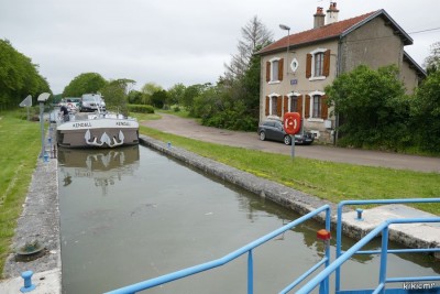 MIFO canal d'Heuilley écluse 16 Choilley vantail aval gauche (1).JPG