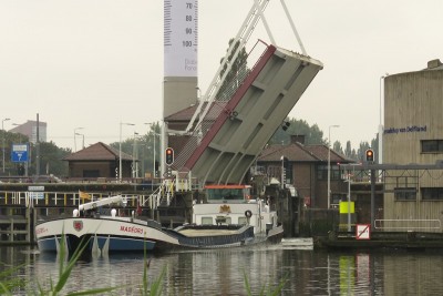 Madegro-Sr-1-16-10-205-Tinie-van-der-Kammen-Rotterdam.JPG (161.15 Kio) Vu 1162 fois Madegro-Sr-1-16-10-205-Tinie-van-der-Kammen-Rotterdam.JPG