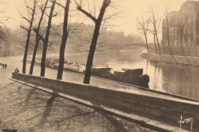 Paris en flânant - Les quais de la Seine (1) (red).jpg