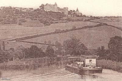 Vandenesse (Côte-d'Or) - Le port du canal et château de Châteauneuf (Monument Historique) (dét).jpg