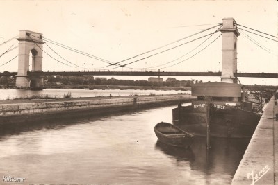 Alfortville- Le pont suspendu.jpg