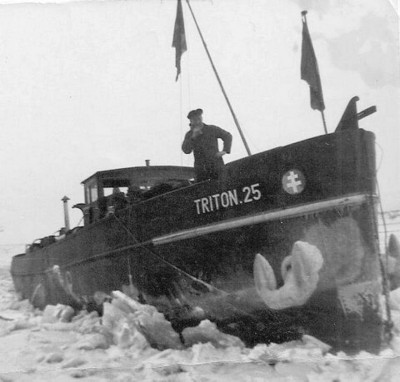Triton 25 dans les glaces@Giel kartner (Copier).jpeg