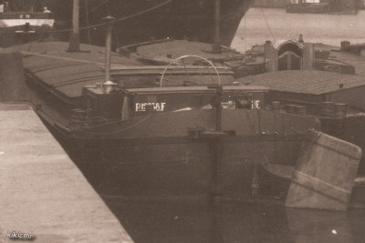 Dunkerque (Nord) - Le chargement des péniches (1) (red) - 2 - ELIANTHE.jpg
