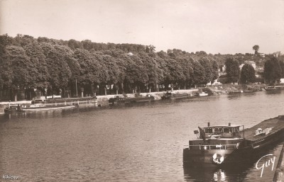Corbeil-Essonnes (Seine-et-Oise) - Le port sur la Seine (1) (vag).jpg