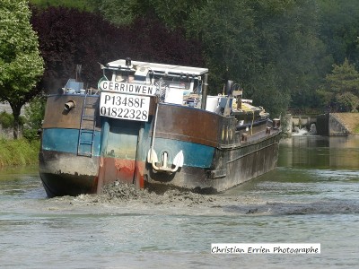 Cerridwen port St Vinnemer.JPG