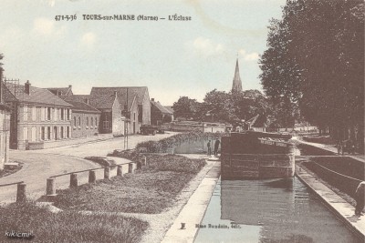Tours-sur-Marne (Marne) - L'écluse.jpg