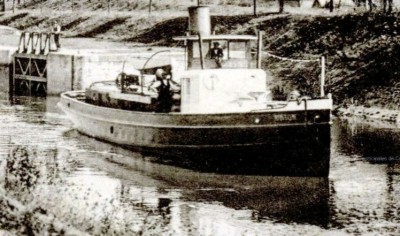 Remorqueur Union (P 14 494)(4)(20, 77m x 4,34m)(225cv vapeur)(1892 Nantes)devient Union à Picketty en 1931.jpg