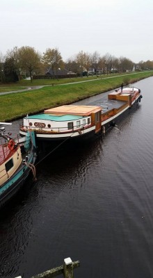 Albatros-2-30-11-2015-onderweg naar Assen-sleepboot-Anna-Toby.jpg