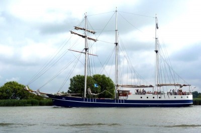 admiraal-van-kinsbergen-2-05-07-2010.jpg