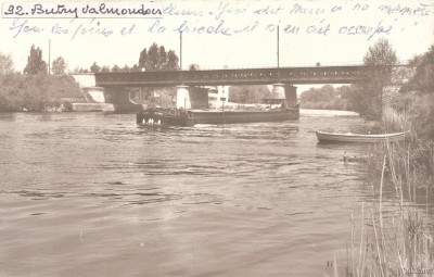 Butry-Valmondois (S.-et-O.) - Le pont de Mériel.jpg