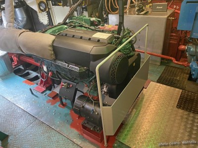 PICARDIE - moteur Volvo D8 300cv.jpg (214.04 Kio) Vu 2819 fois PICARDIE - moteur Volvo D8 300cv.jpg