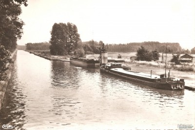 Ribécourt (Oise) - Le canal.jpg (195.46 Kio) Vu 2295 fois Ribécourt (Oise) - Le canal.jpg