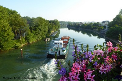 Marfret Chatelet Joinville le Pont.JPG