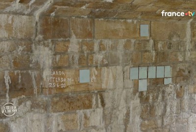 JOLANDA graffiti pont Saint-Thibault (2).jpg
