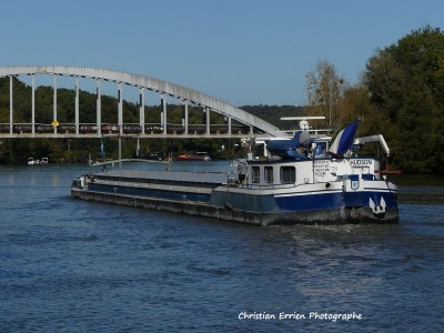 Hudson Champagne4 ar.JPG