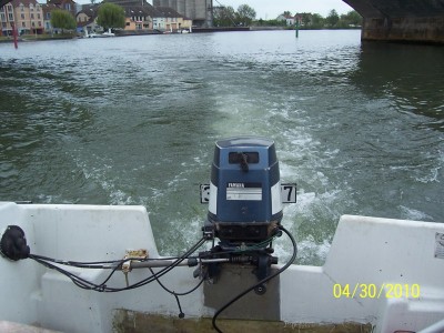 JOHANNA AVALANT PONT YONNE.JPG