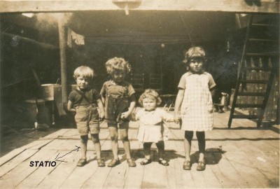 Dans la calle.jpg (59.09 Kio) Vu 8572 fois Dans la calle.jpg